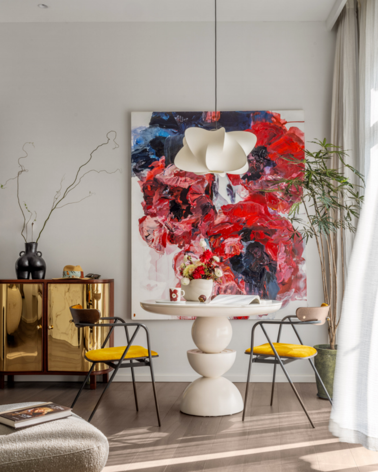 Curved Sofa: The Flowing Artistic Narrative Carrier in Hidden Luxury Estates