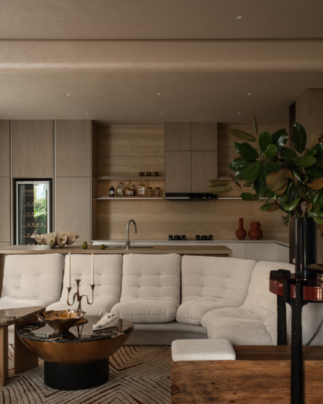 Between Softness and Strength: How One Sofa Shapes the Spirit of a 688㎡ Home