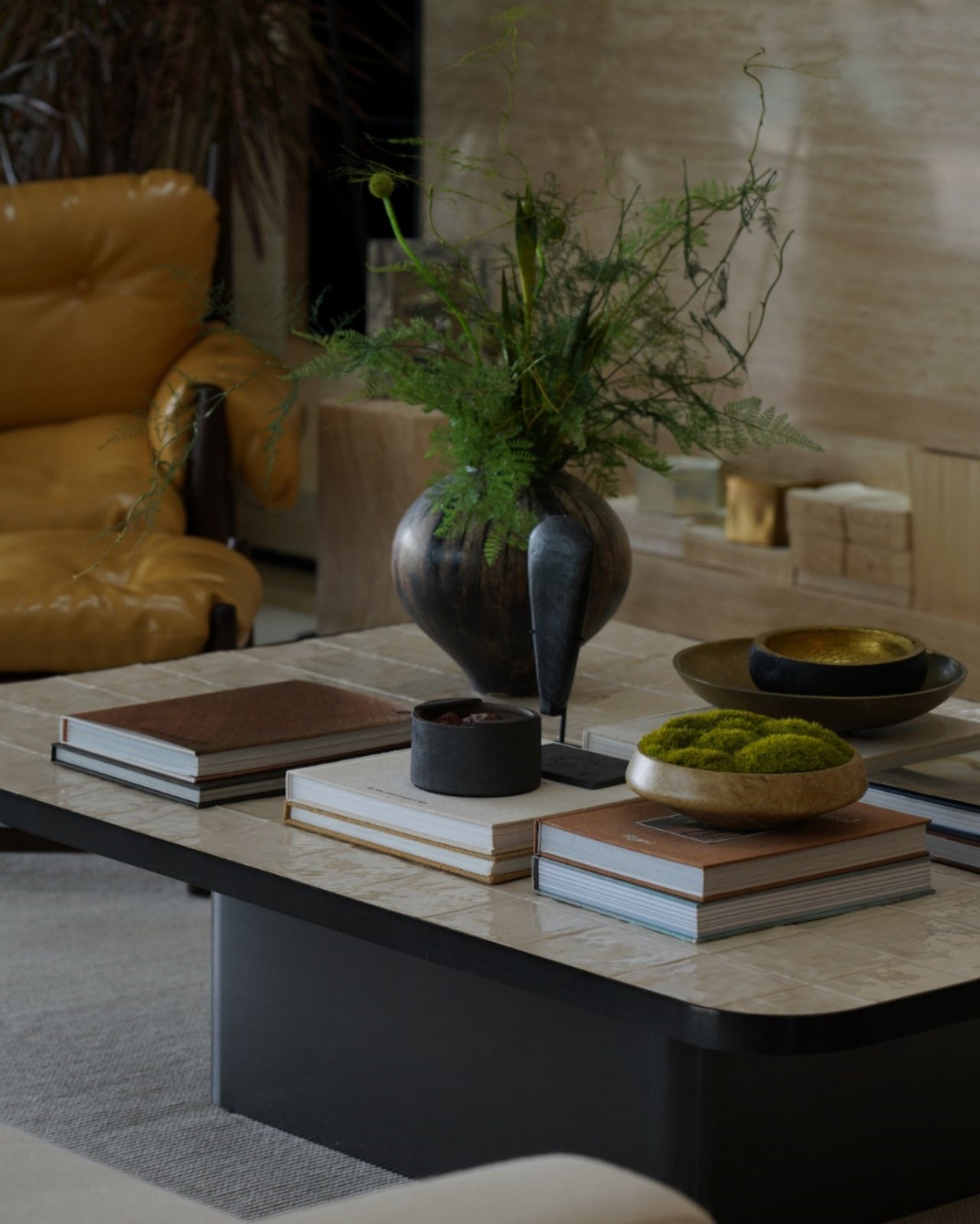 The Natural Poetics Between Mountains and Sea: A Dining Table that Embodies a Vacation Spirit