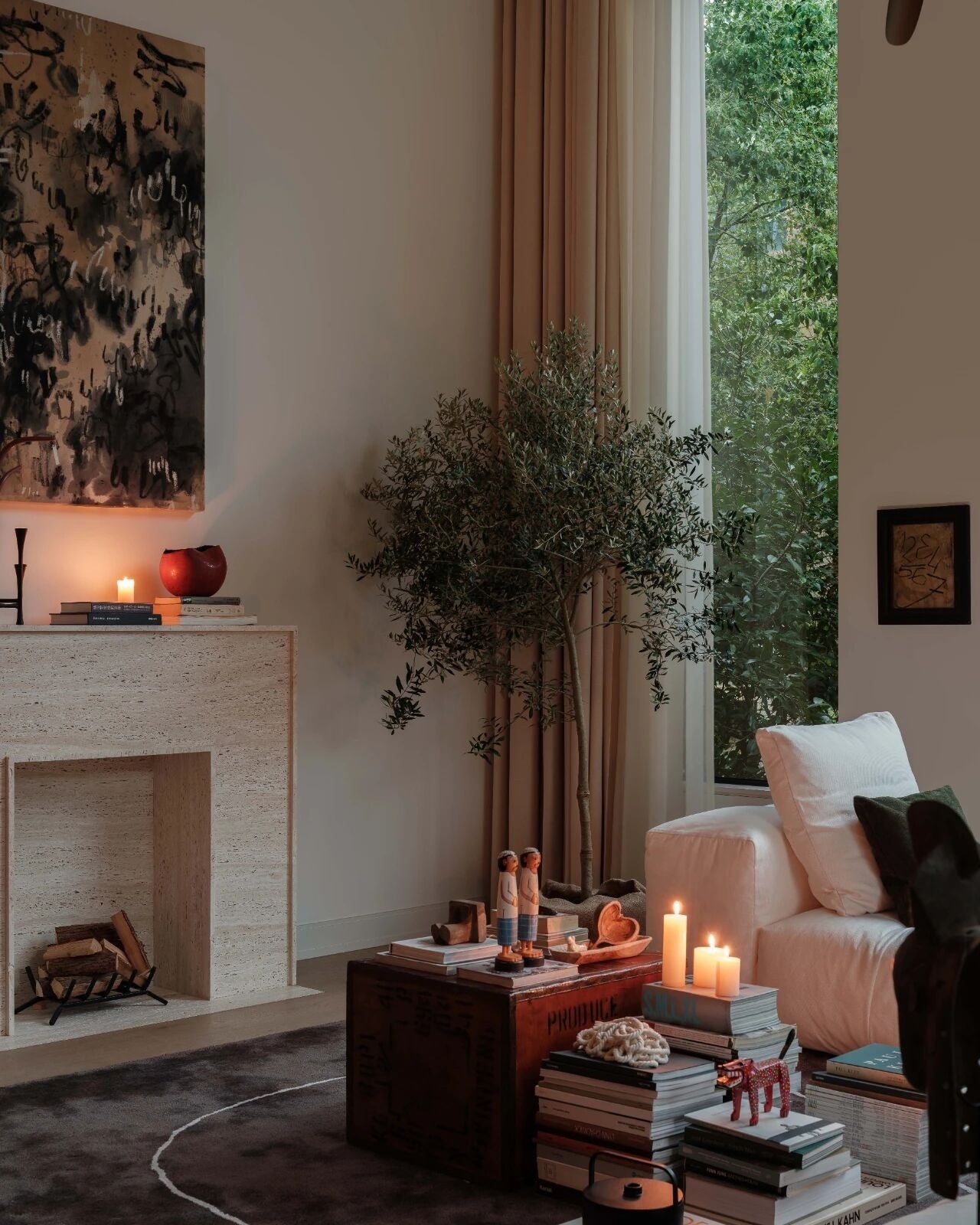 The Comfort Philosophy of Light and Shadow: The Sofa as the Soul of Home