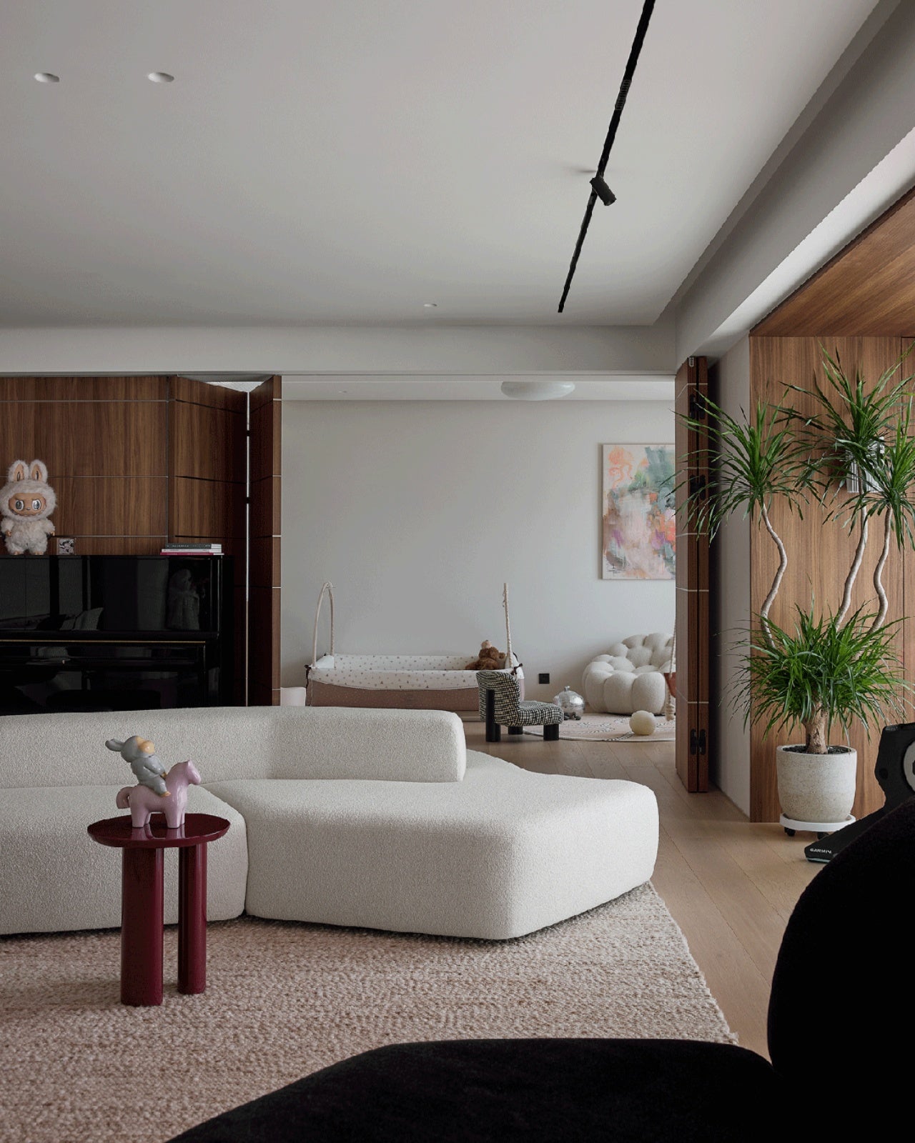 Gentle Wood and Soft Curves: An Ideal Home Scene