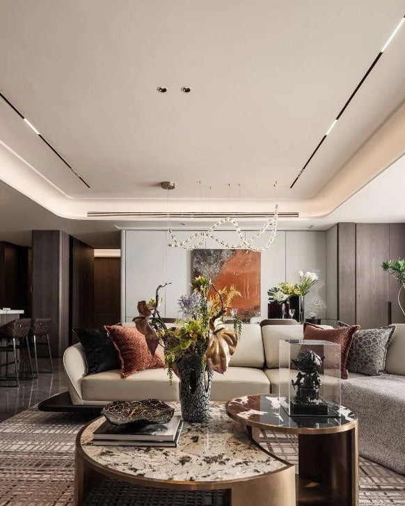 A Template of Global Luxury Haute Couture Mansion