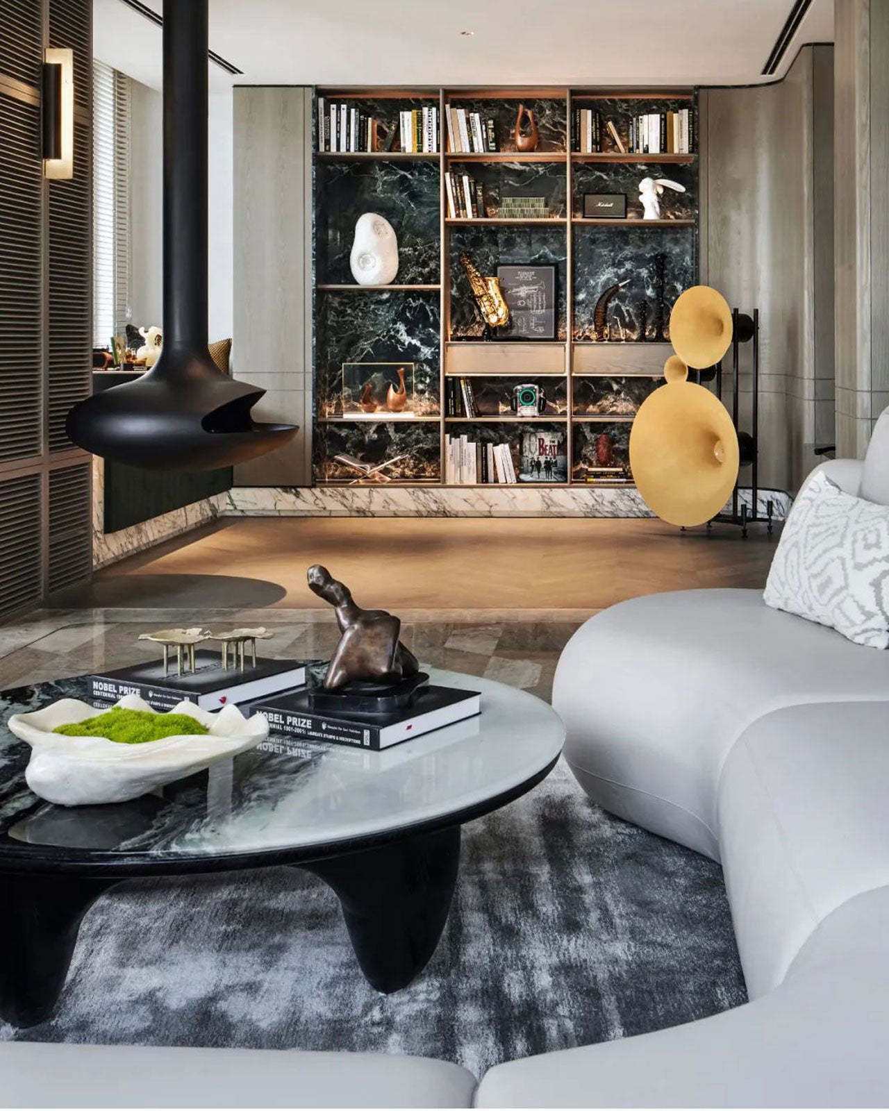 Modern Home Design: White Leather Curved Sofa as the Centerpiece