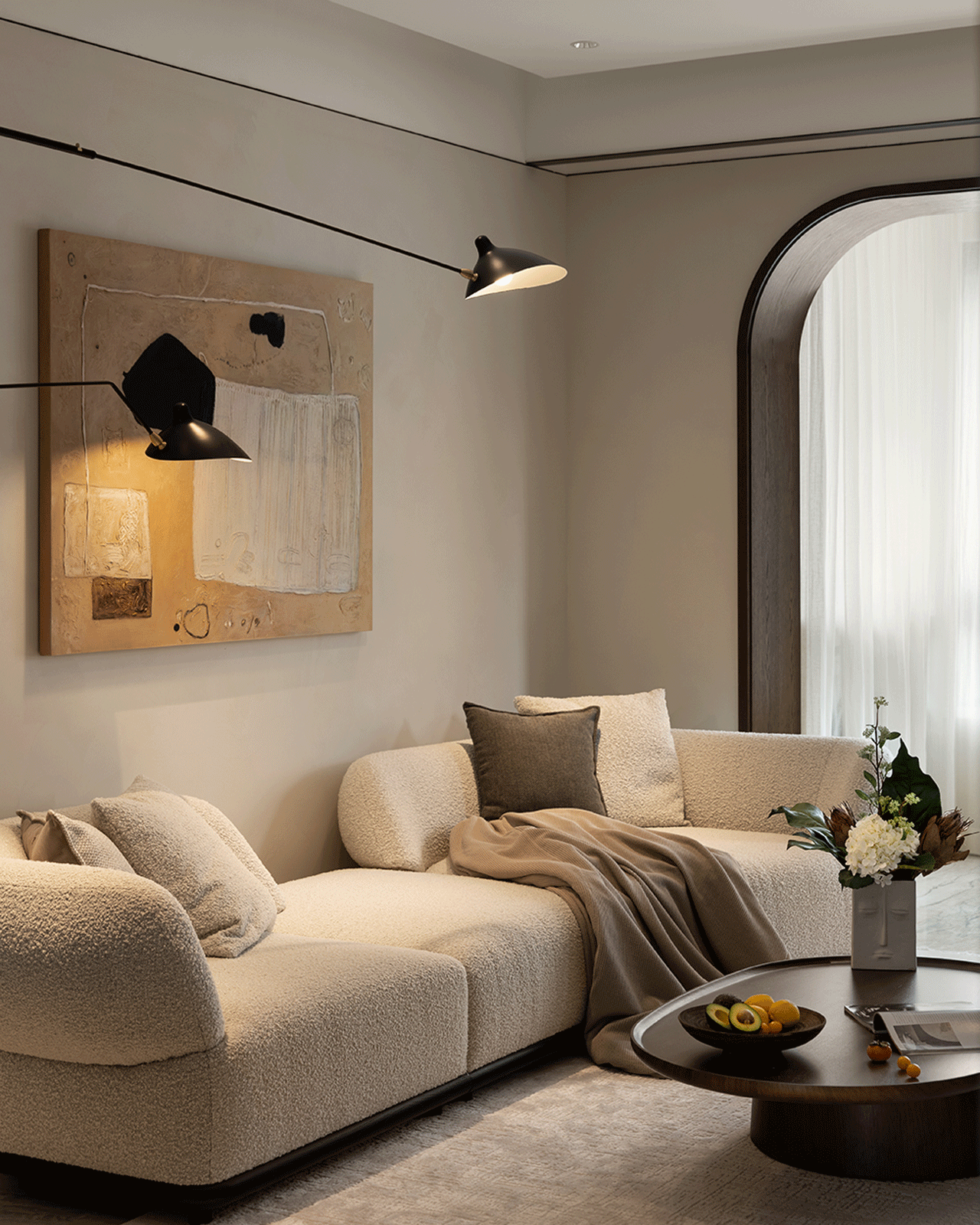 Earthy Comfort: Spacious Flat