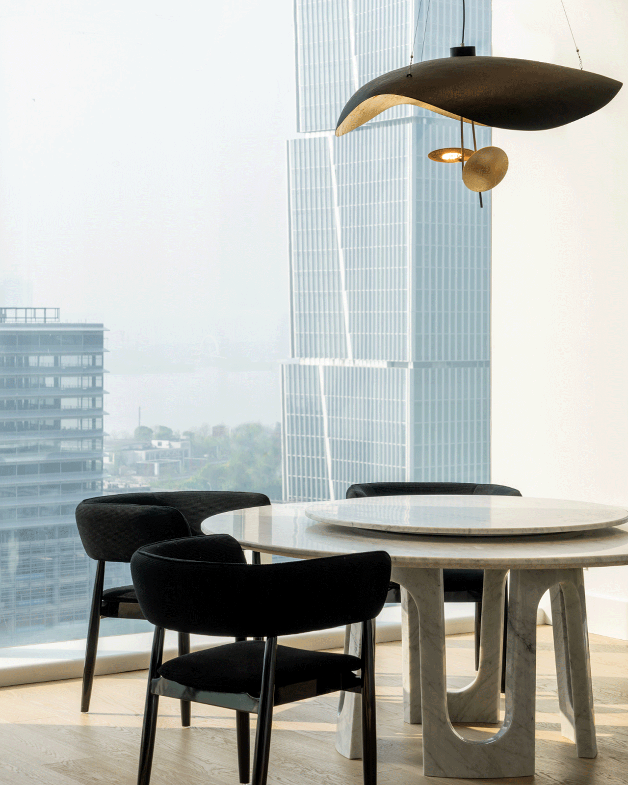 White Marble Dining Table: Modern Elegance