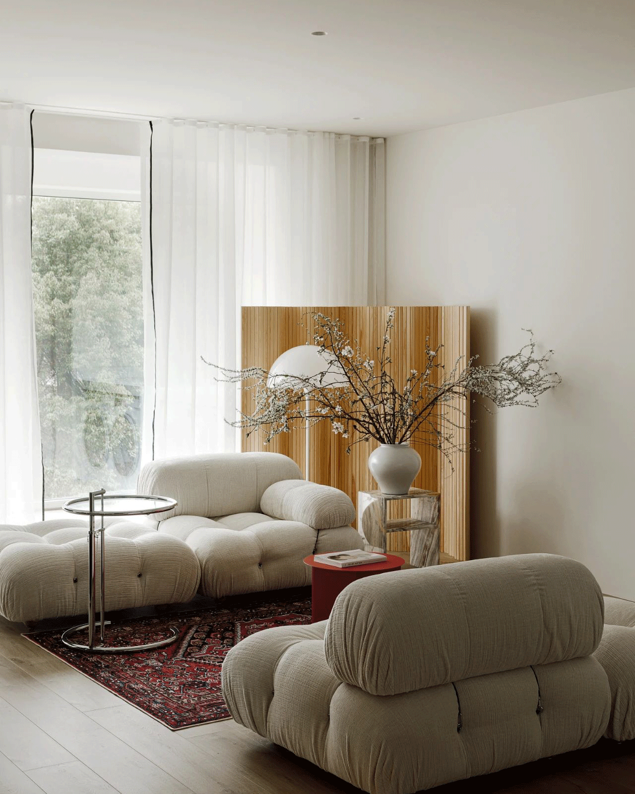 Diverse Aesthetic Spaces: White Fabric Modular Sofa's Balance