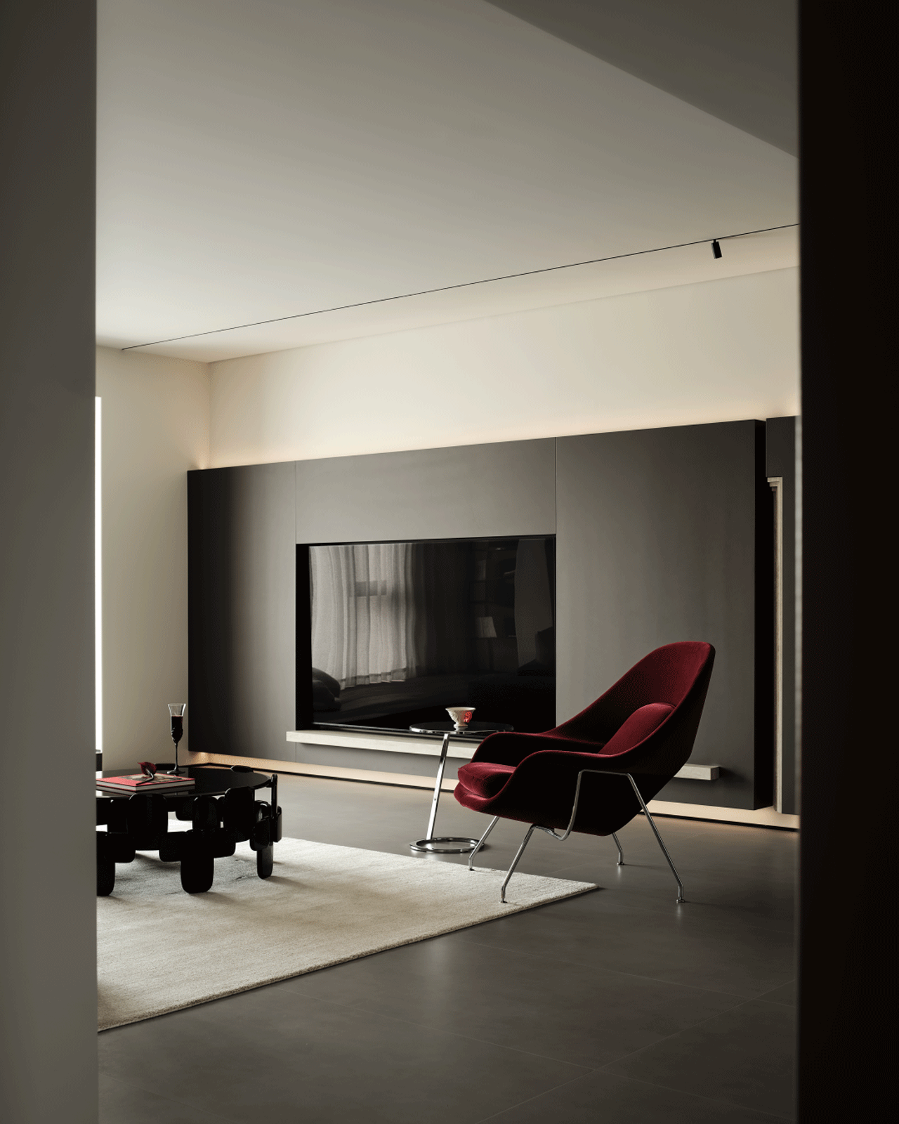 Red Velvet Armchair: A Vibrant Addition to Your Living Space