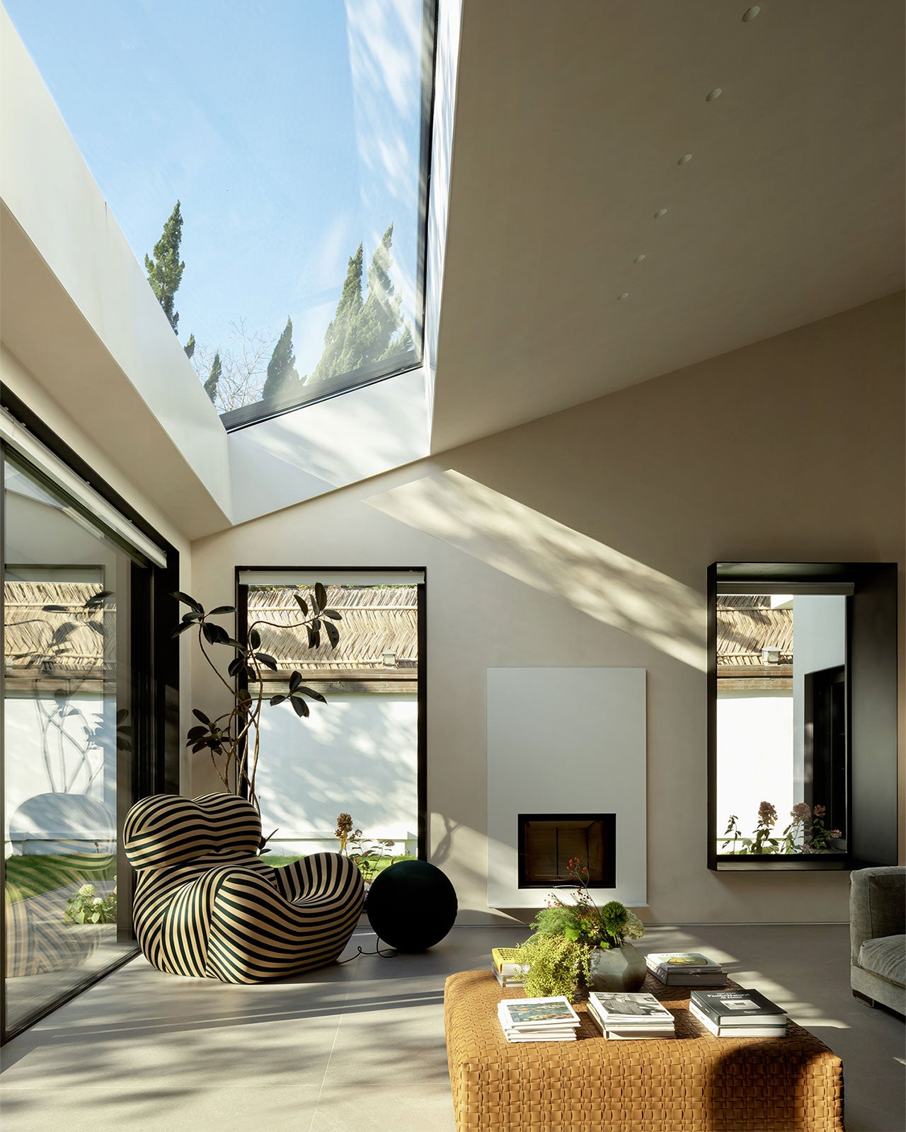 Forest Villa, House of Light